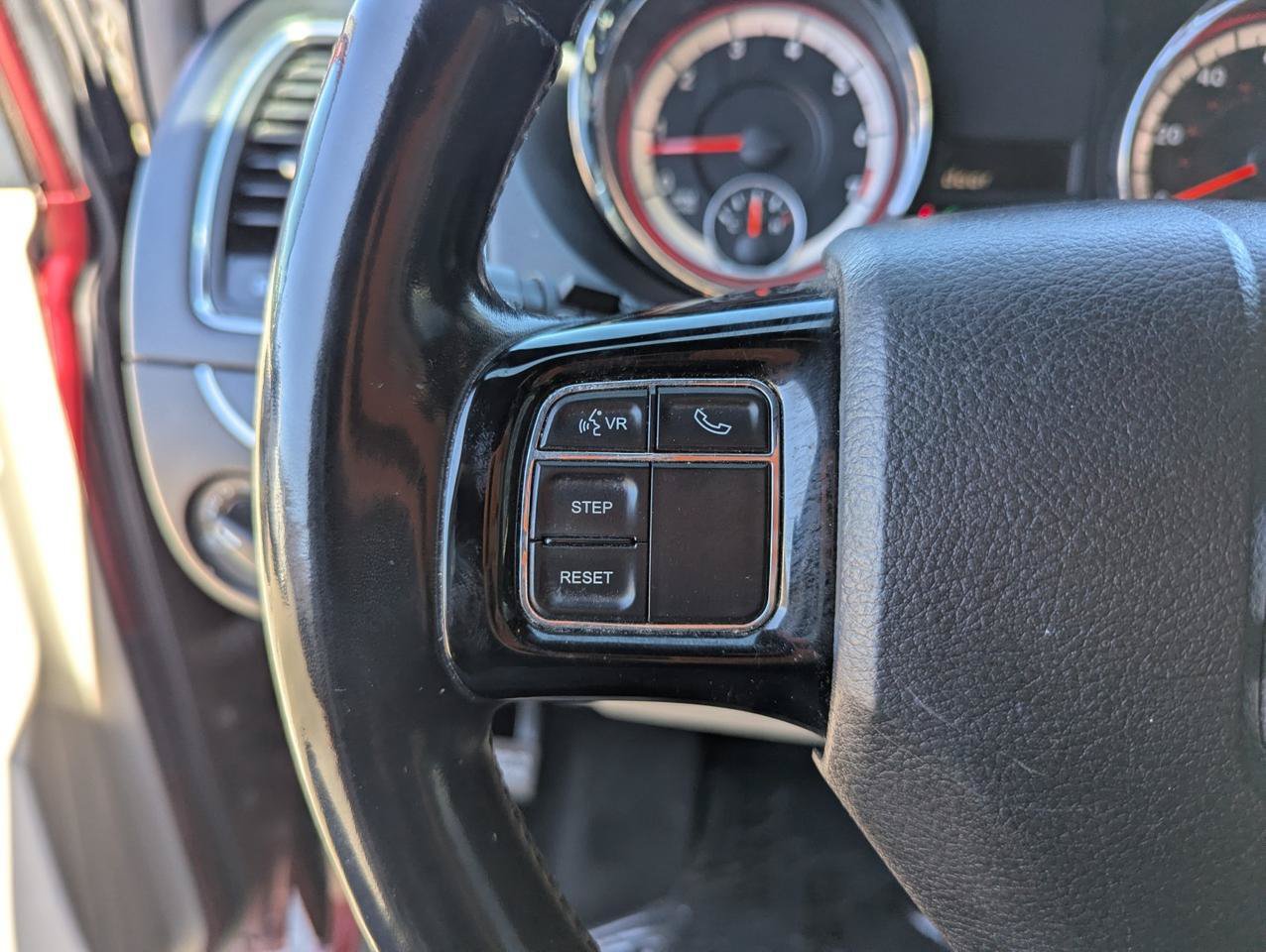 Used 2019 Dodge Grand Caravan SXT FWD image 14