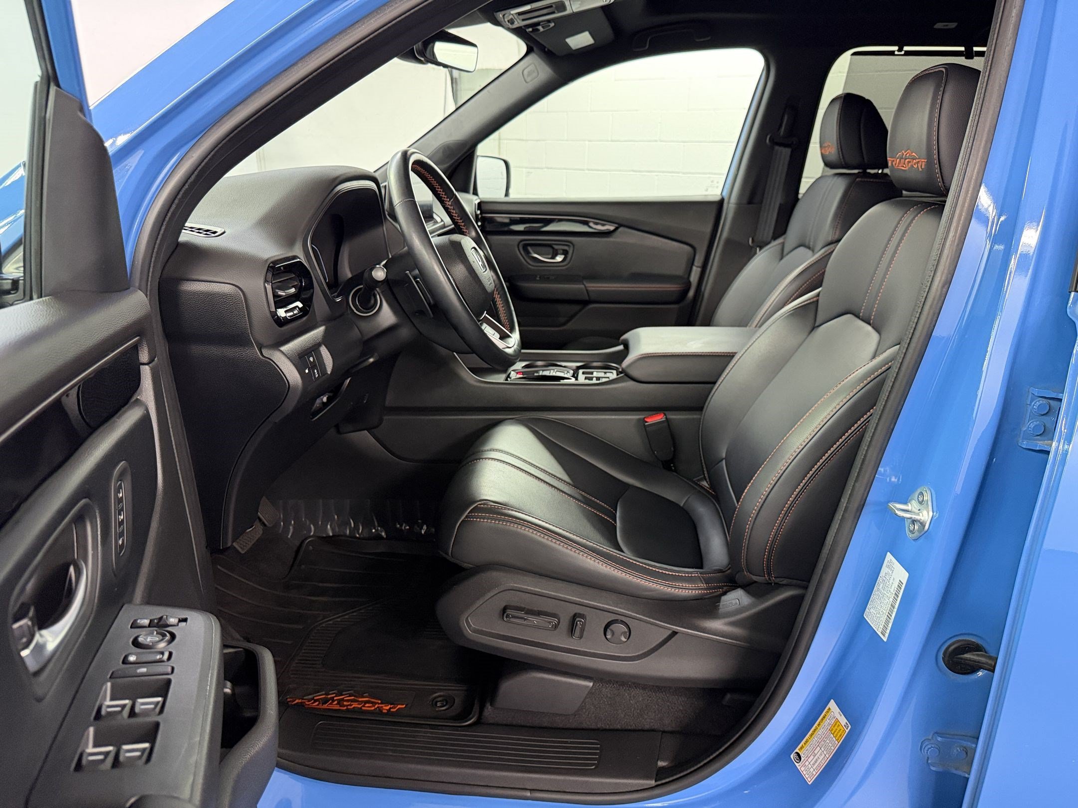 Certified 2024 Honda Pilot TrailSport image 5