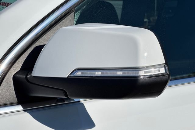 Used 2023 GMC Acadia SLE image 54