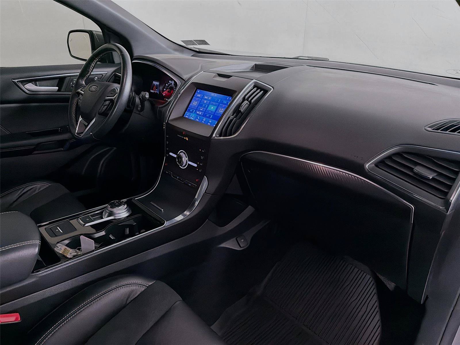 Used 2020 Ford Edge ST w/ Cold Weather Package AWD/4WD image 32