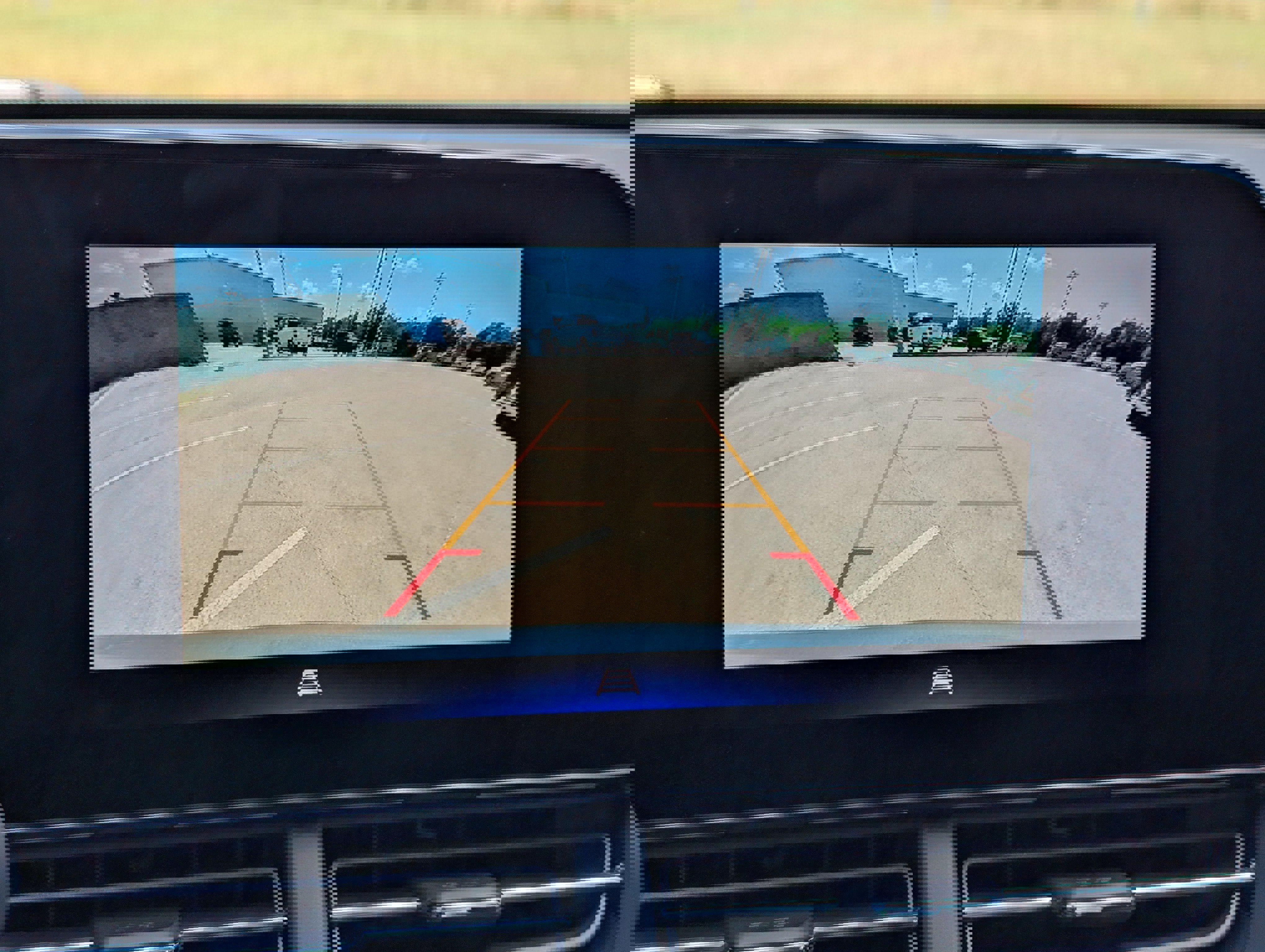 New 2025 Chevrolet Trax RS w/ Sunroof Package image 26