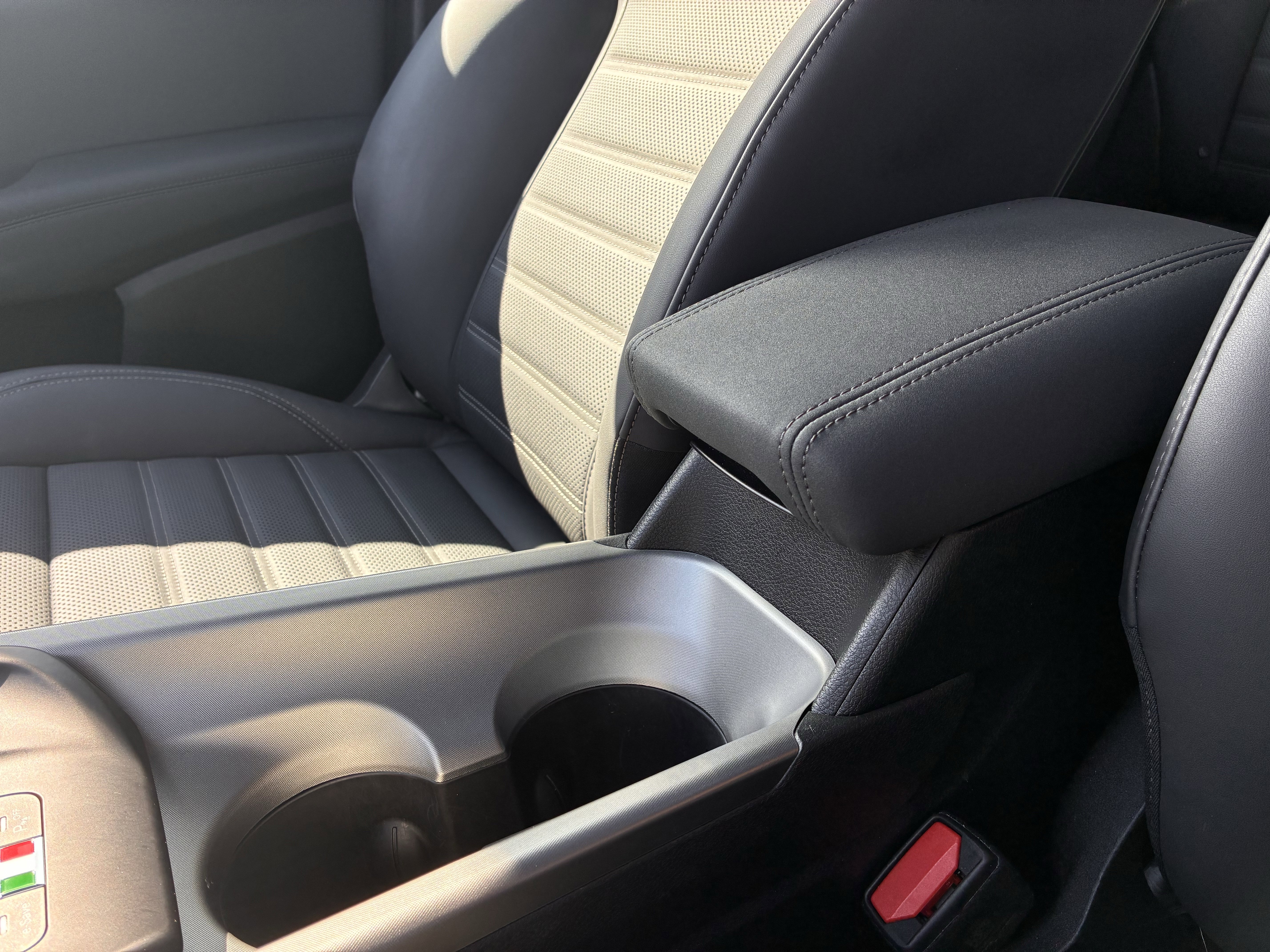 Certified 2024 Alfa Romeo Tonale Ti w/ Premium Interior Package image 21