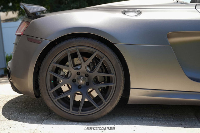 Used 2011 Audi R8 V10 image 10