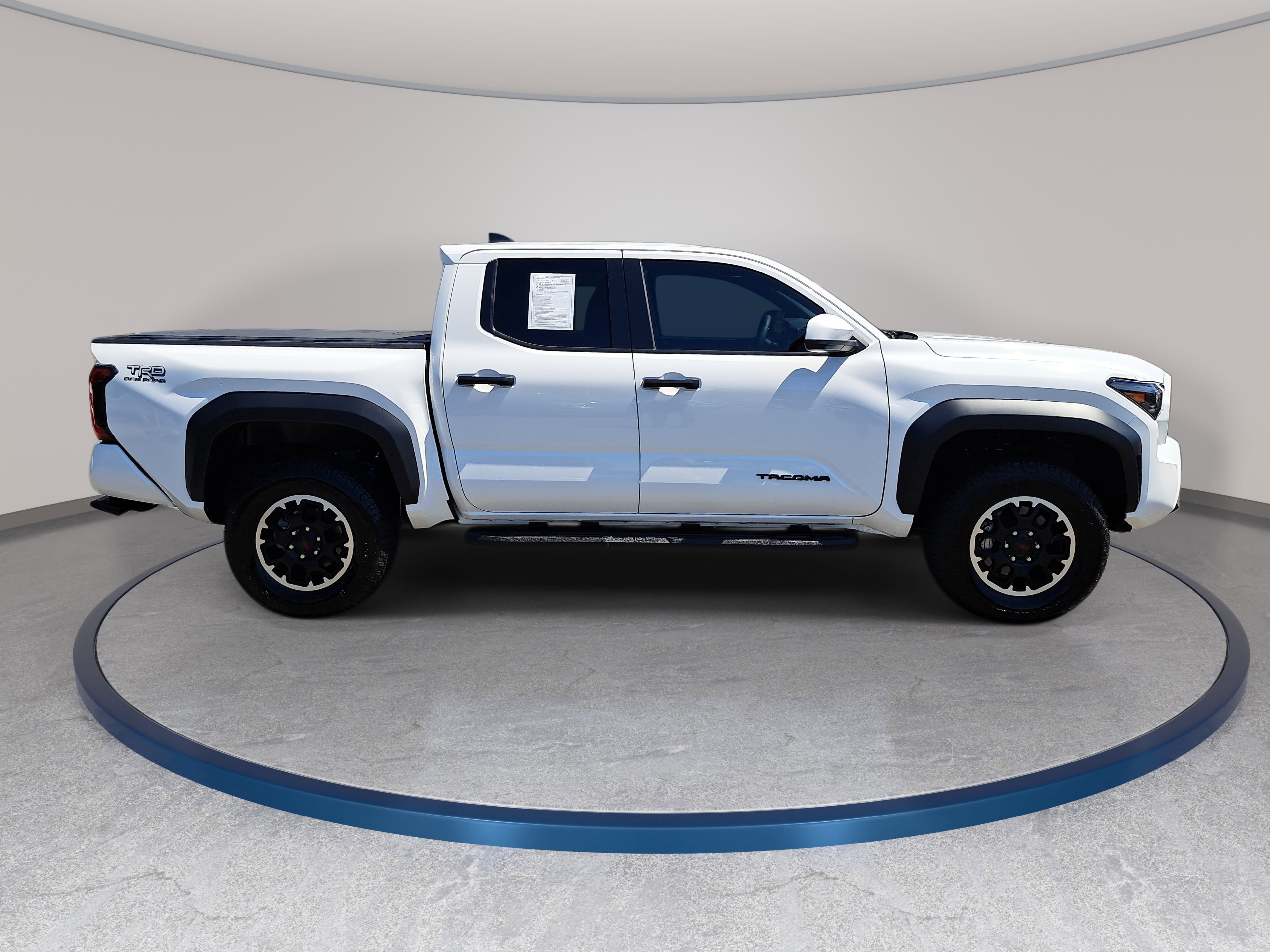 Used 2025 Toyota Tacoma TRD Off-Road AWD/4WD image 4