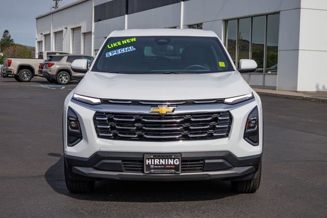Used 2025 Chevrolet Equinox LT AWD/4WD image 2