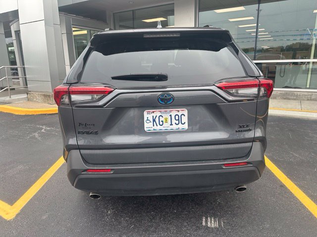 Used 2021 Toyota RAV4 XLE w/ Convenience Package AWD/4WD image 3