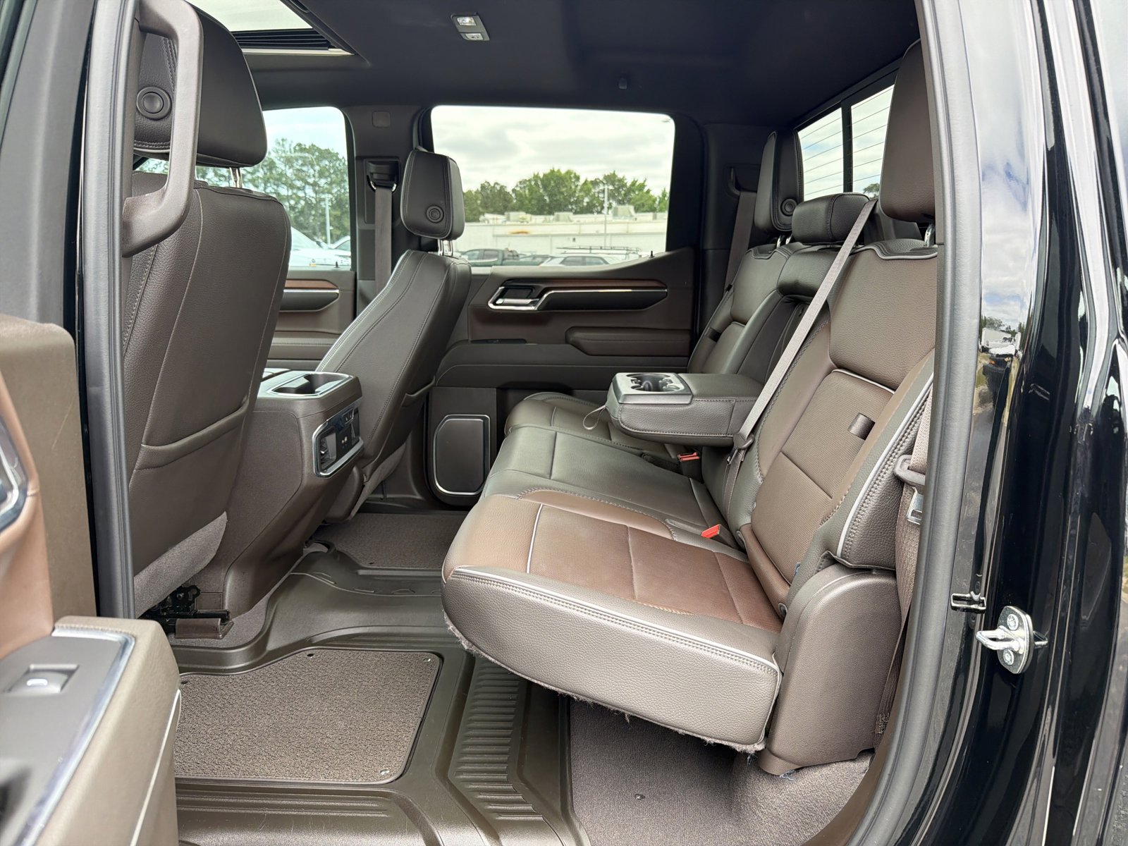 Used 2024 GMC Sierra 1500 Denali w/ Technology Package AWD/4WD image 29