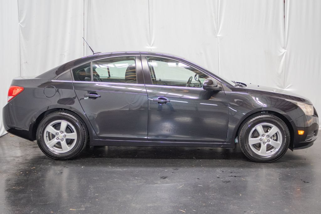 Used 2014 Chevrolet Cruze LT w/ All-Star Edition FWD image 4