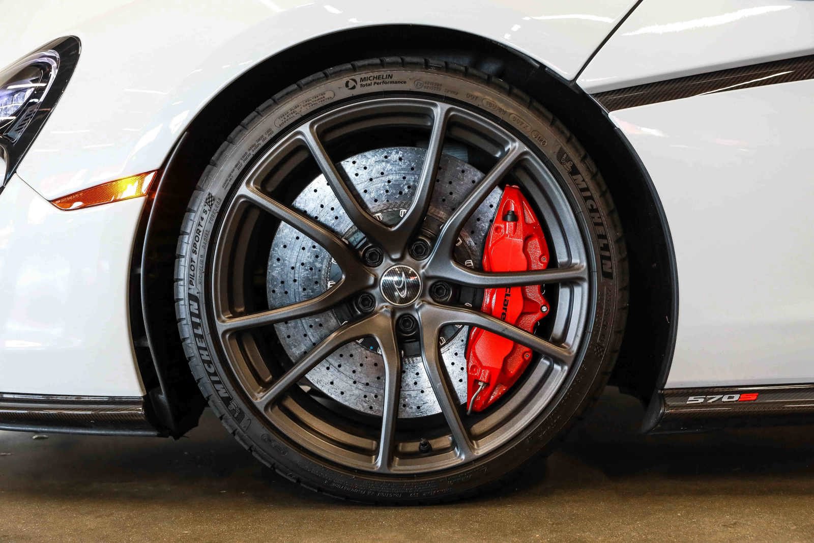 Used 2016 McLaren 570S Coupe RWD image 21