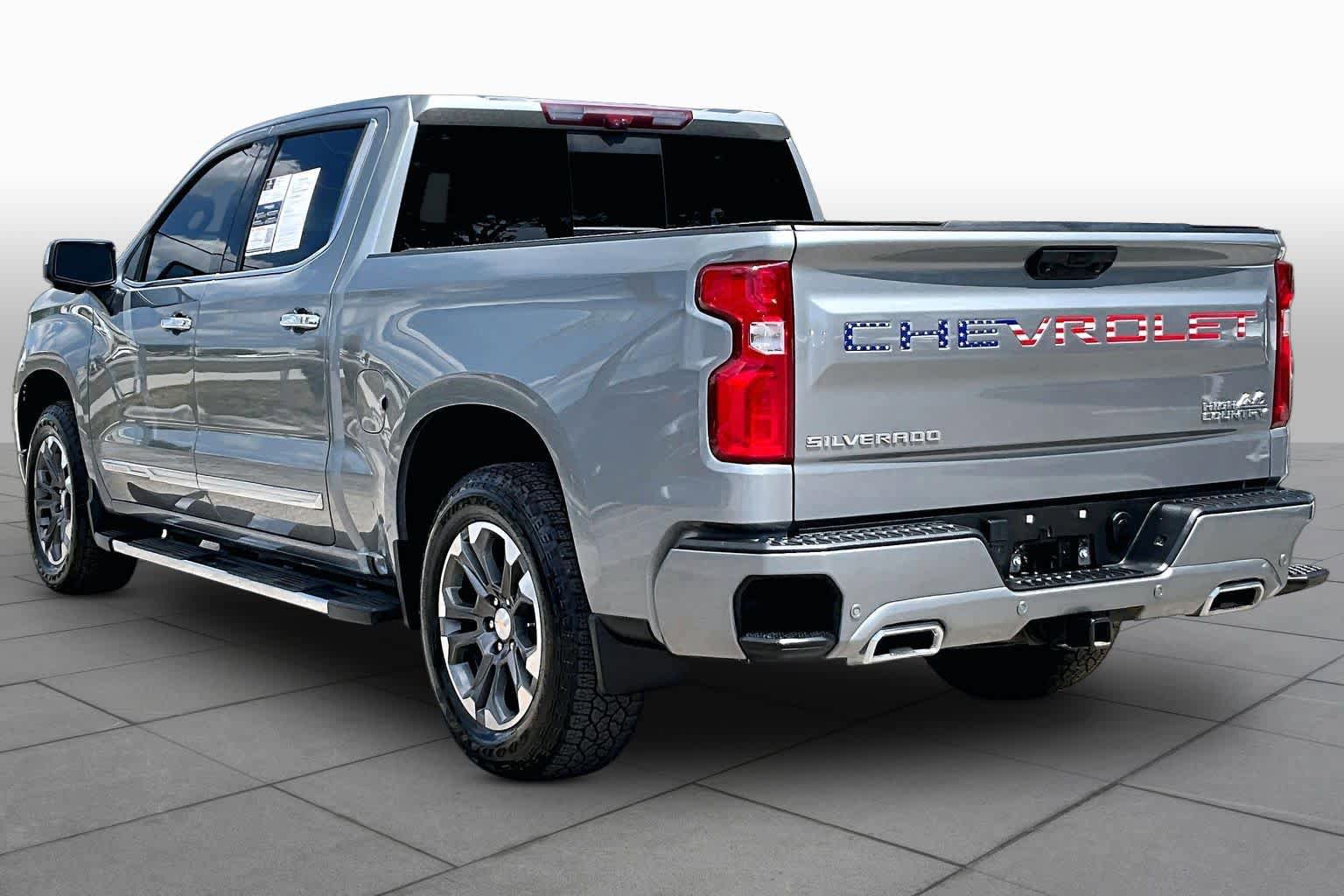 Used 2024 Chevrolet Silverado 1500 High Country w/ Technology Package AWD/4WD image 12