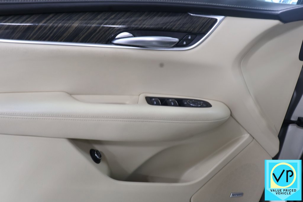 Used 2017 Cadillac XT5 FWD image 20