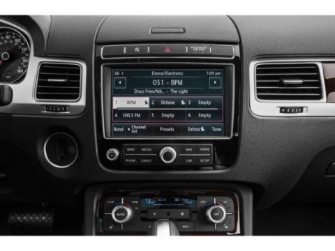 Used 2015 Volkswagen Touareg Lux image 10