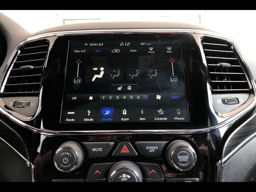 Used 2019 Jeep Grand Cherokee Limited image 14