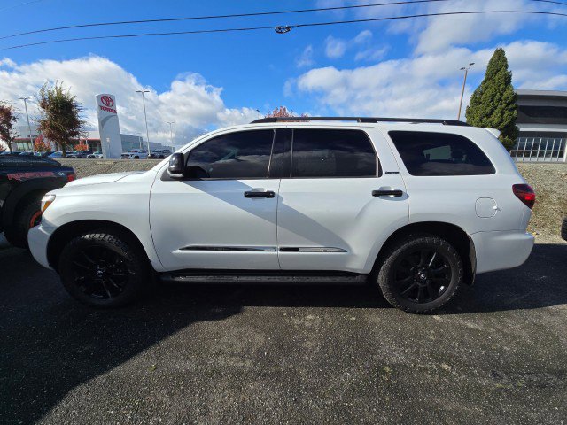 Used 2022 Toyota Sequoia Nightshade image 7