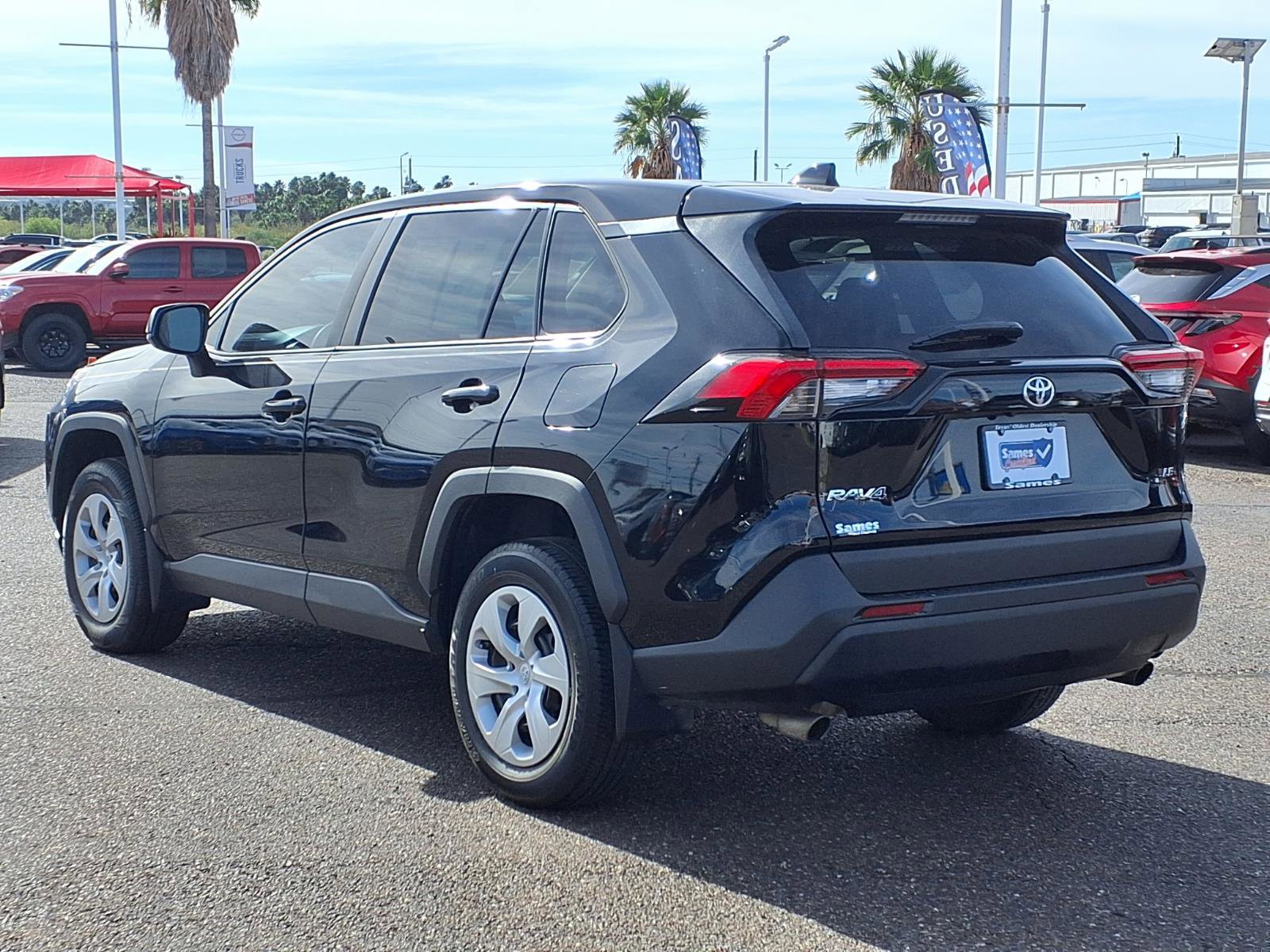 Used 2023 Toyota RAV4 LE image 5