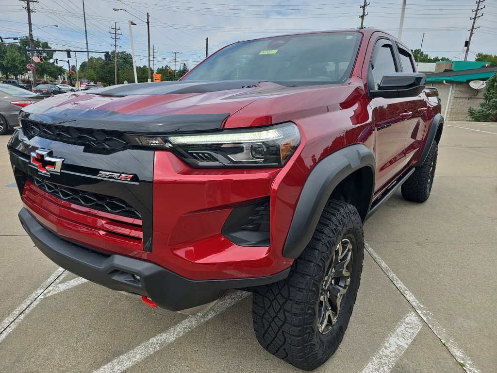 Used 2024 Chevrolet Colorado ZR2 AWD/4WD image 9
