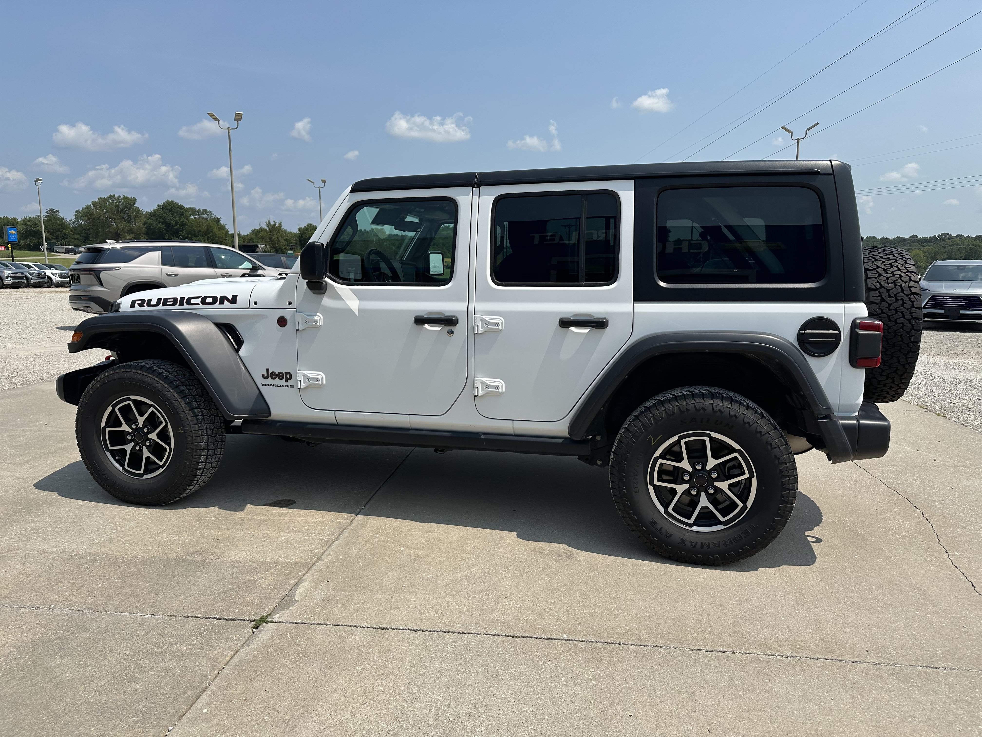 Used 2024 Jeep Wrangler Unlimited Rubicon AWD/4WD image 4