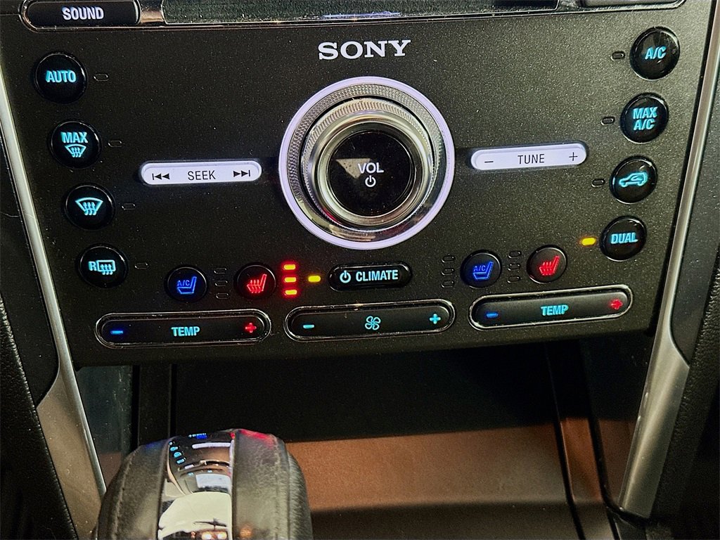 Used 2018 Ford Explorer Limited w/ Class II Trailer Tow Package image 16