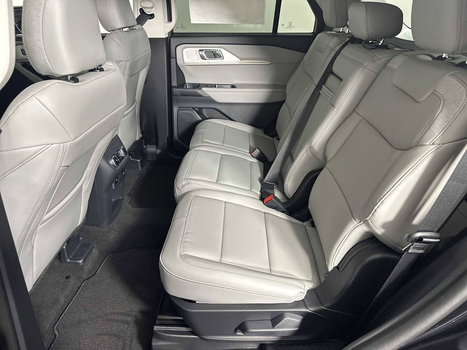 New 2026 Ford Explorer Active w/ Active Comfort Package RWD image 21