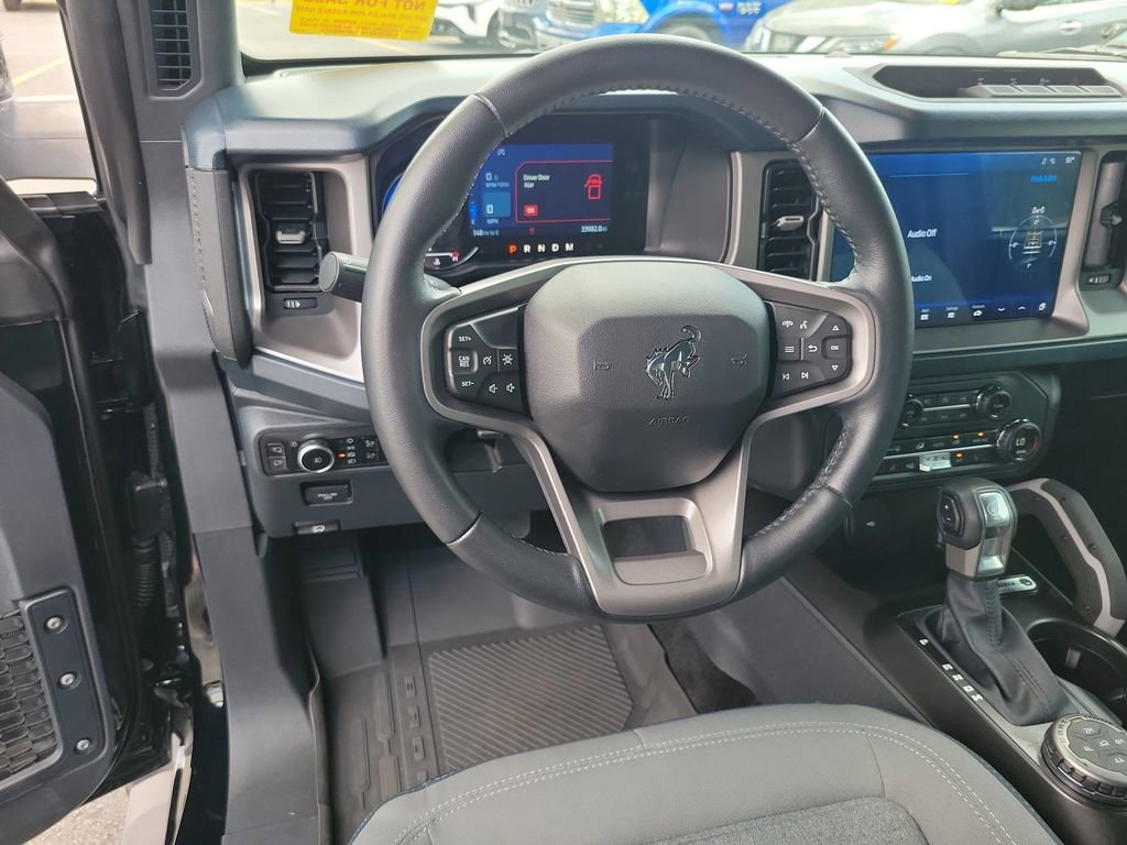 Used 2023 Ford Bronco Outer Banks AWD/4WD image 12