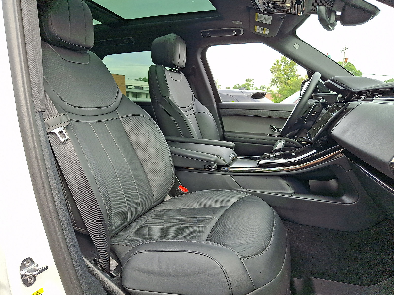 Certified 2025 Land Rover Range Rover Sport SE AWD/4WD image 20