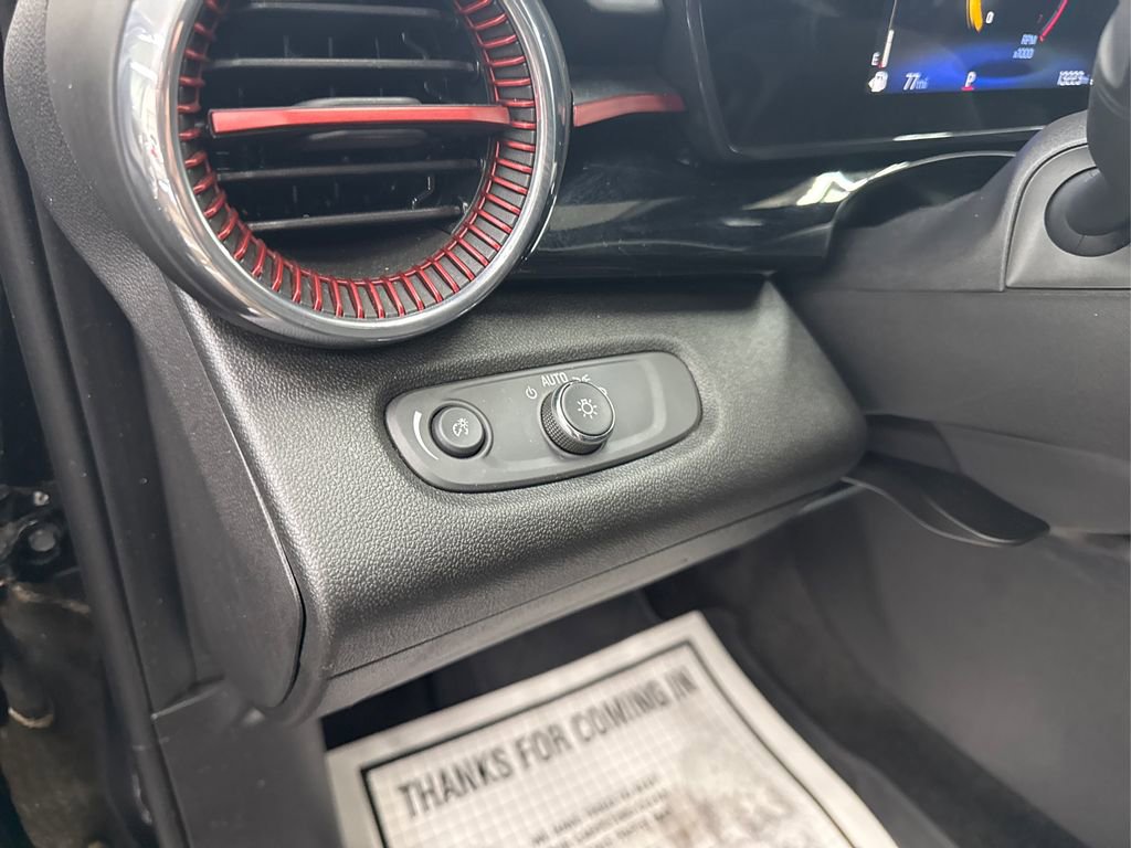 Used 2025 Chevrolet Trax RS image 35