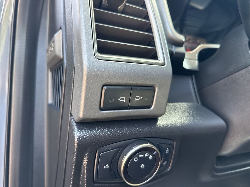 Used 2018 Ford F150 Raptor w/ Equipment Group 802A Luxury image 15