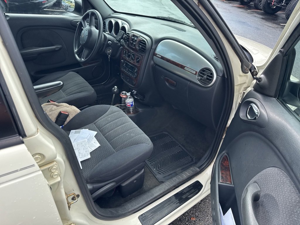 Used 2005 Chrysler PT Cruiser image 10