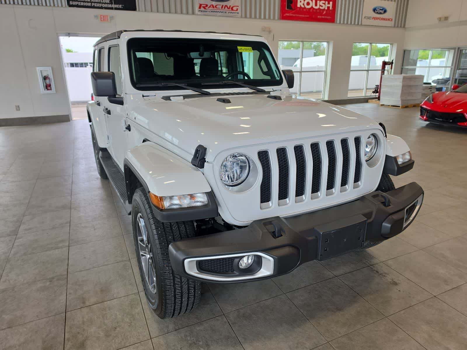 Used 2023 Jeep Wrangler Unlimited Sahara AWD/4WD image 4