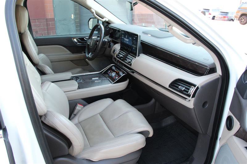Used 2022 Lincoln Navigator L Reserve AWD/4WD image 21