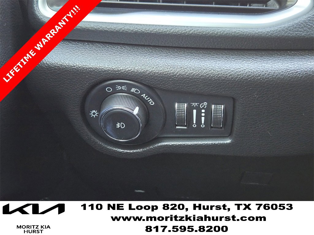 Used 2020 Chrysler Pacifica Limited w/ Advanced Safetytec Group image 24