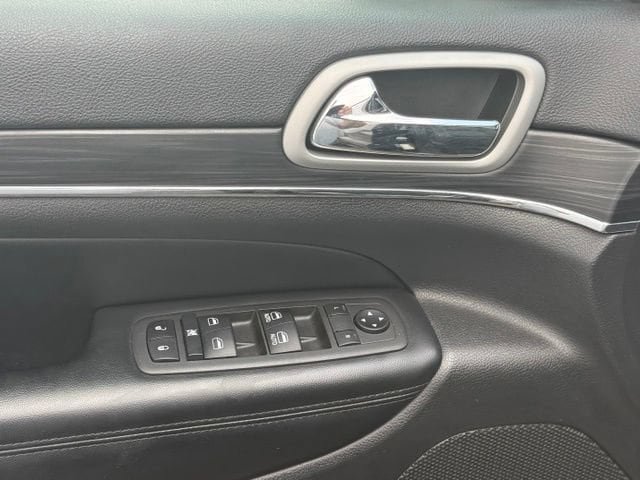 Used 2022 Jeep Grand Cherokee Limited AWD/4WD image 27