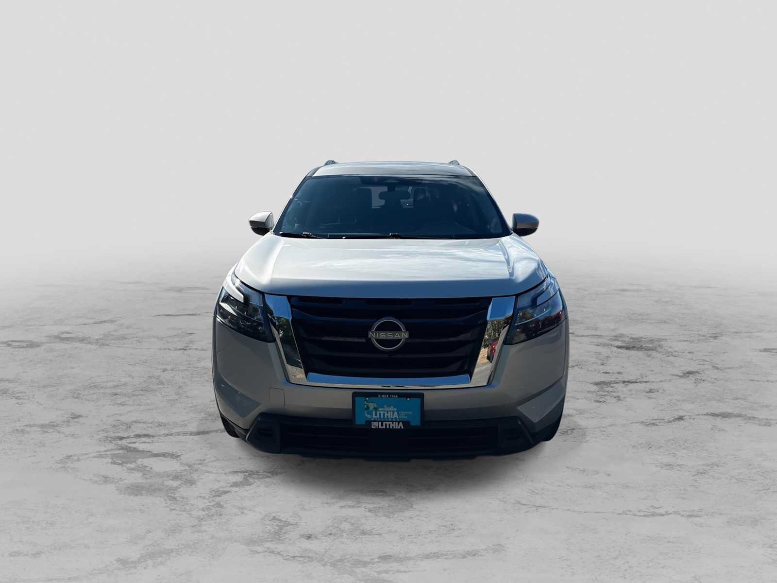 Used 2024 Nissan Pathfinder SV AWD/4WD image 3
