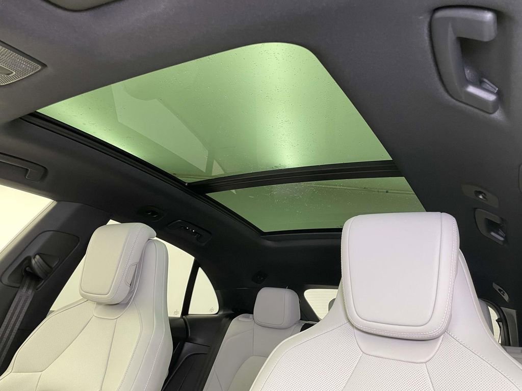 New 2025 Porsche Macan 4S Electric image 18