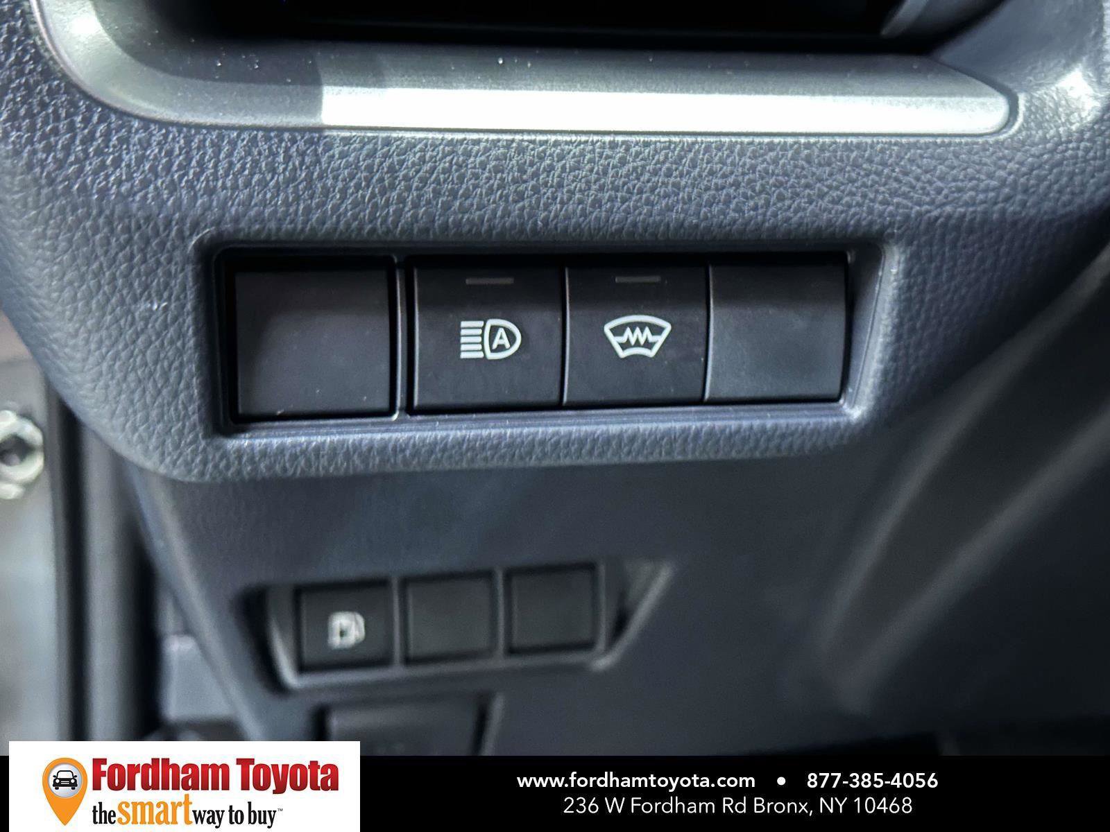 Used 2024 Toyota Prius LE AWD/4WD image 19