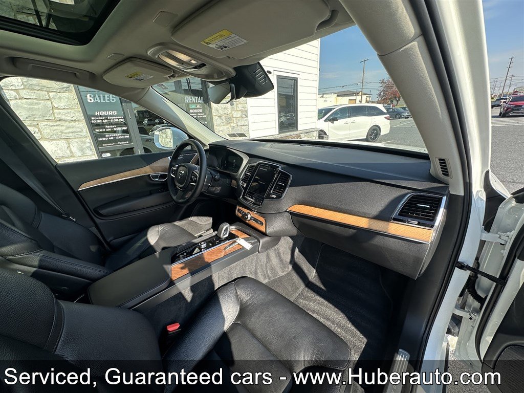 Used 2023 Volvo XC90 B6 Plus image 14