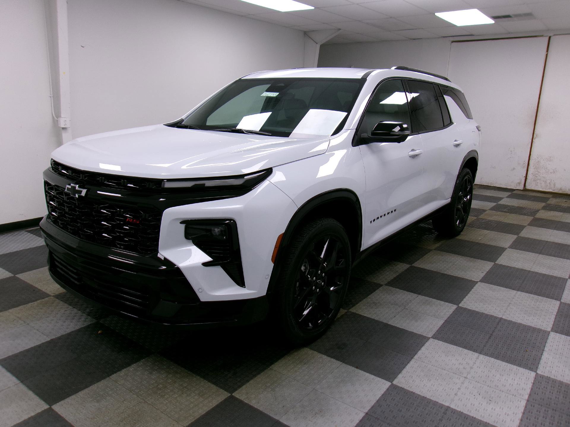 New 2026 Chevrolet Traverse RS w/ LPO, Floor Liner Package image 1