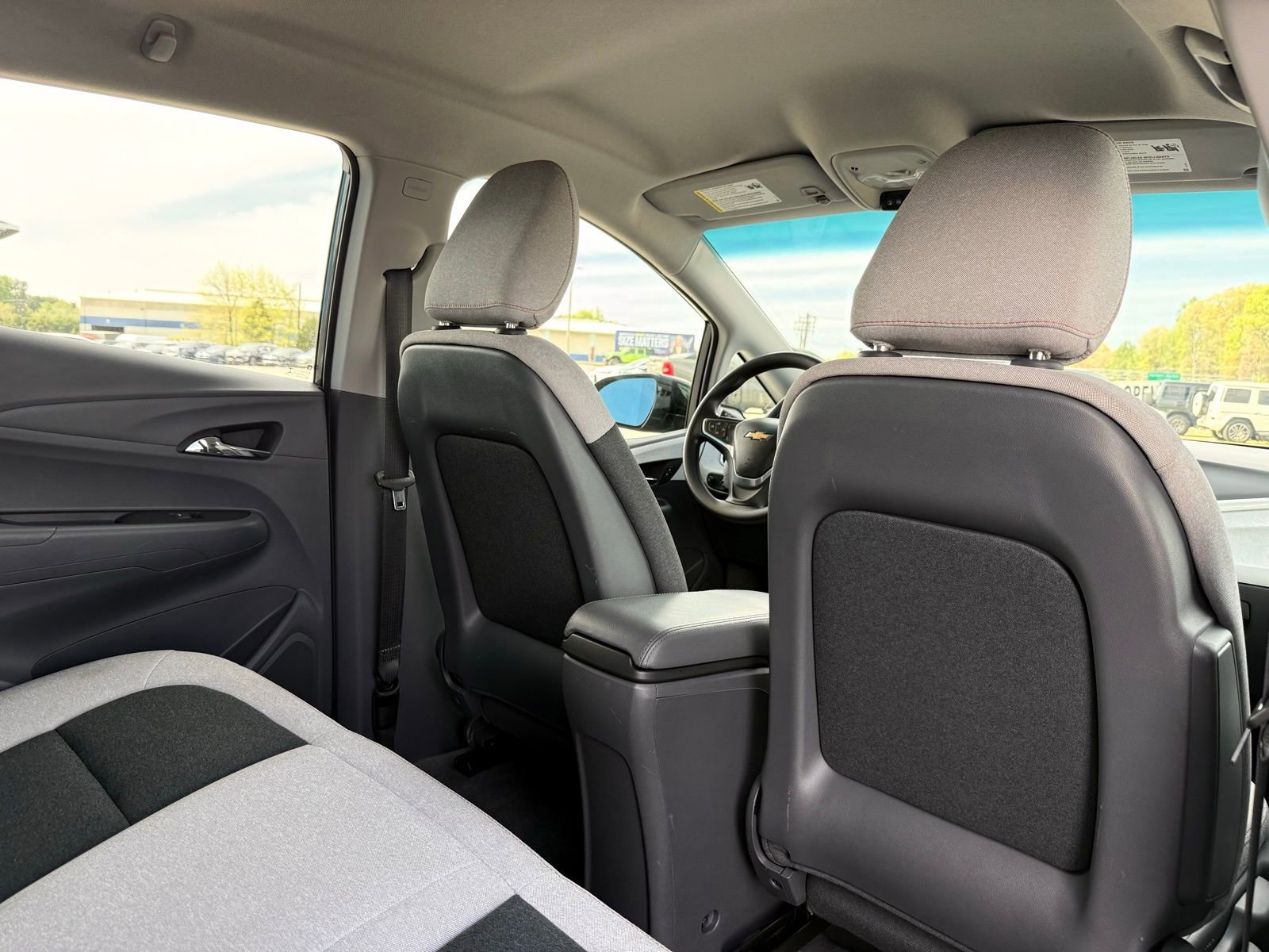 Used 2018 Chevrolet Bolt LT FWD image 22