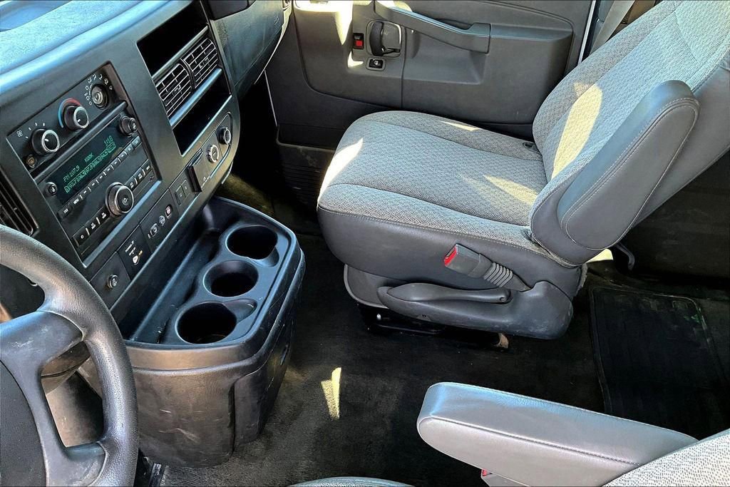 Used 2019 Chevrolet Express 3500 LT w/ LT Preferred Equipment Group image 15