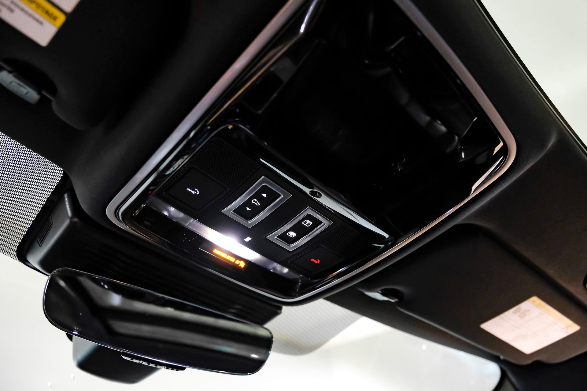 Used 2021 Land Rover Range Rover Velar R-Dynamic S AWD/4WD image 38
