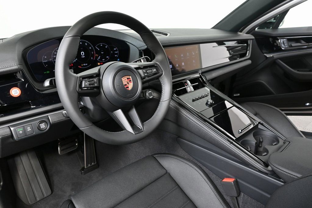 New 2026 Porsche Panamera 4 image 4