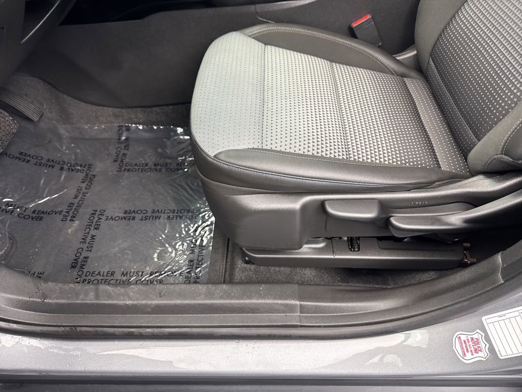 Used 2025 Chevrolet Trax LT w/ LT Convenience Package FWD image 31