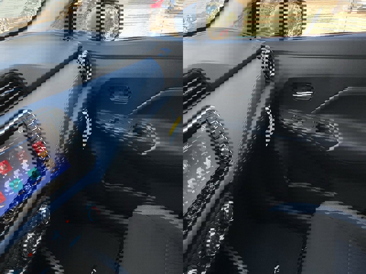 New 2025 Nissan Versa SV w/ Trunk Package image 32