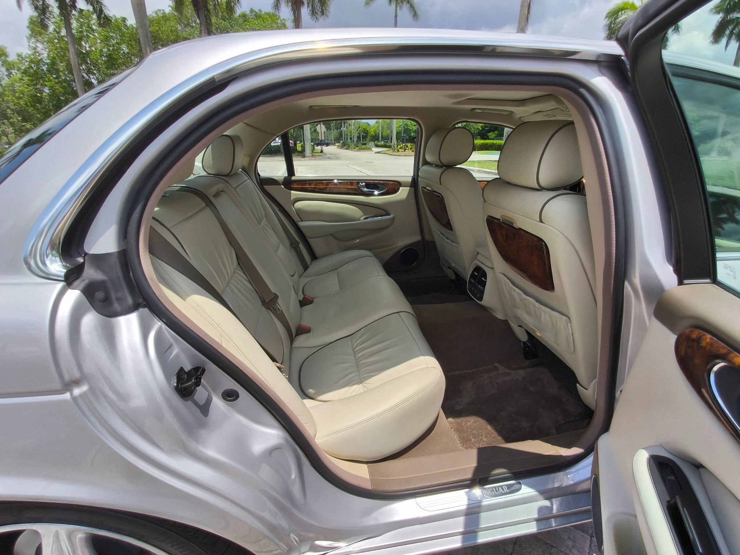 Used 2006 Jaguar XJ Vanden Plas RWD image 34