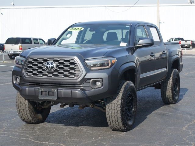 Used 2023 Toyota Tacoma SR AWD/4WD image 2
