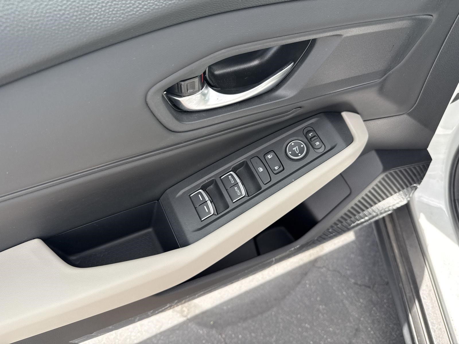 Certified 2023 Honda Accord EX image 11