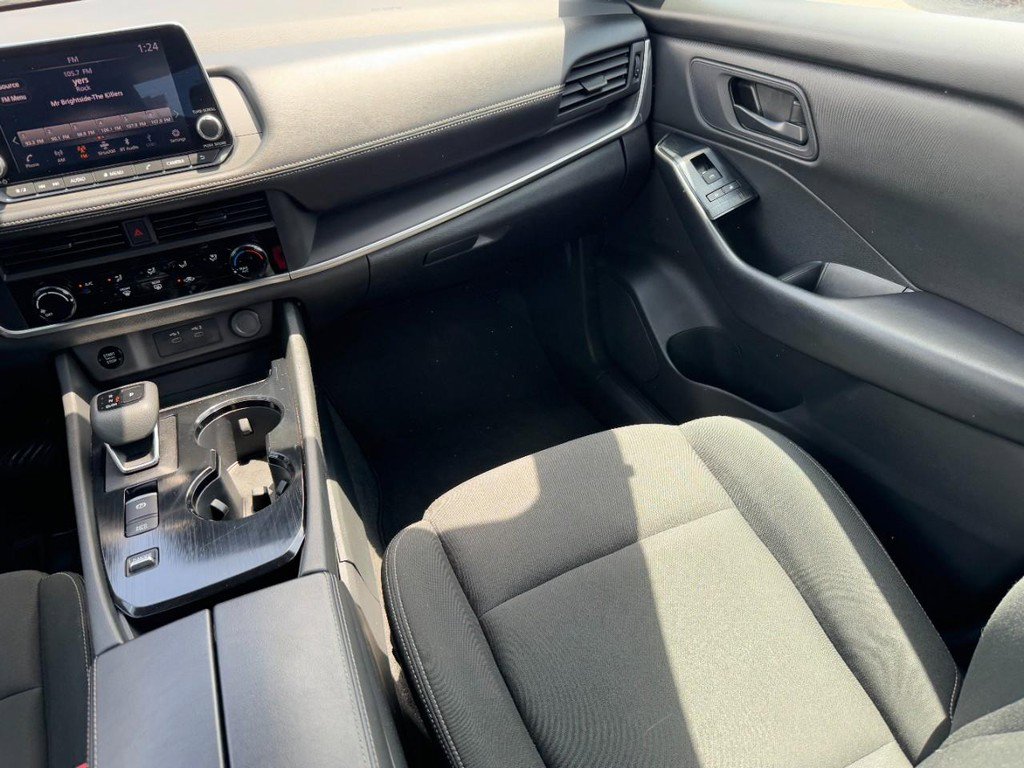 Used 2024 Nissan Rogue S FWD image 17