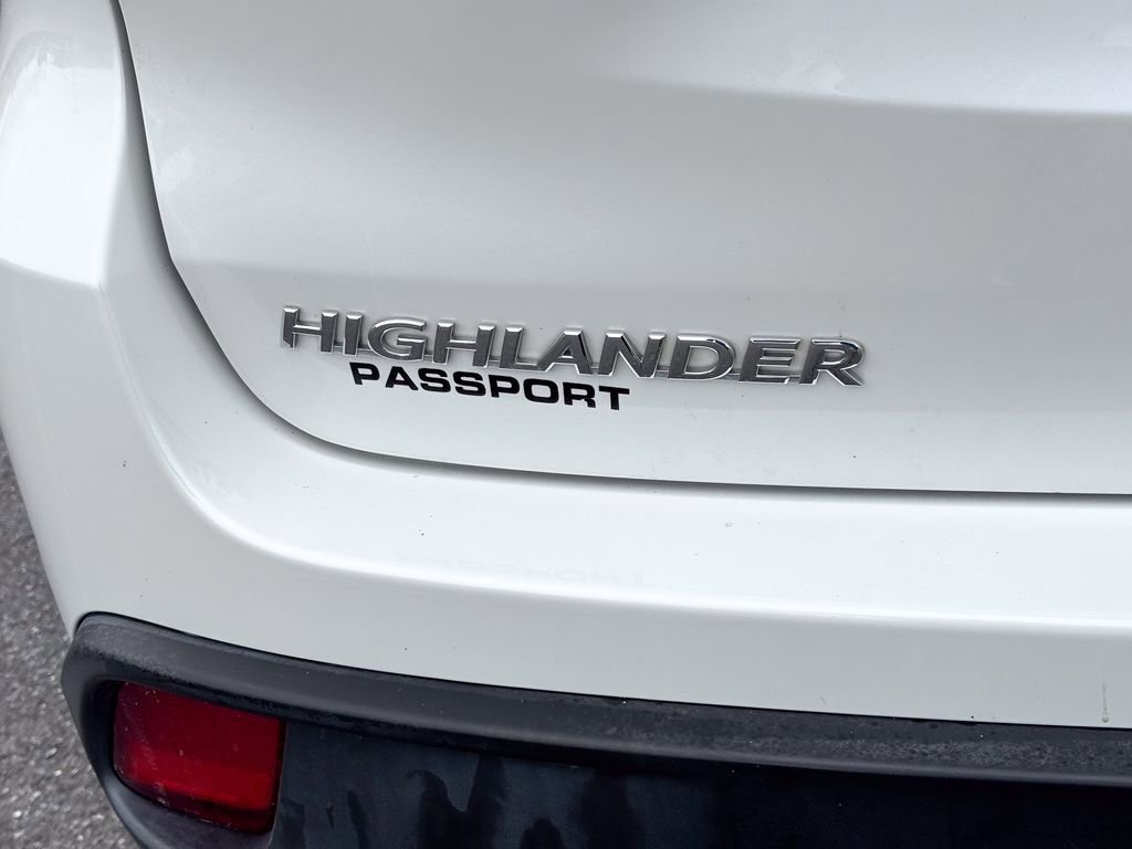 Used 2019 Toyota Highlander LE FWD image 13