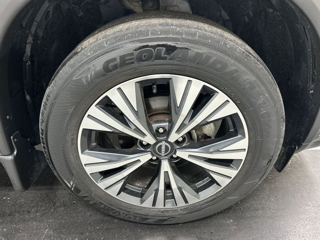 Used 2023 Nissan Rogue SV AWD/4WD image 8