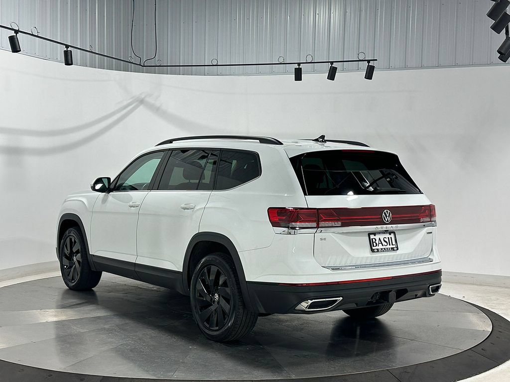 Used 2024 Volkswagen Atlas SE w/ Panoramic Sunroof Package AWD/4WD image 14